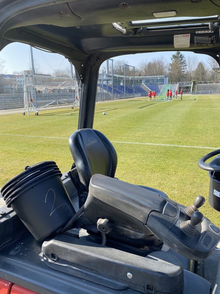 Stapler im Einsatz beim Veranstaltungsaufbau